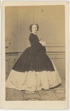 CDV Angerer circa 1860. Madame