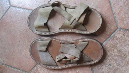 Paire sandales troupes