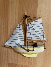 aimant de frigo bateau voilier bois avec voiles vintage collection