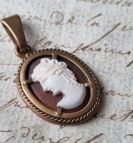 Pendentif ancien profil camée - ancien,