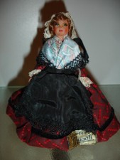 Poupée MAGALI folklorique