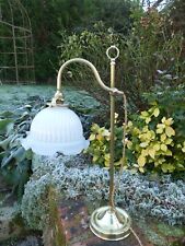 Lampe de "NOTAIRE ou D'ETUDIANT" en LAITON abat-jour en VERRE très bon état