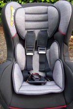 SIEGE AUTO DE SECURITE POUR ENFANTS INCLINABLE BON ETAT (à retirer à Gueugnon)