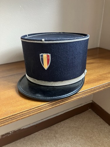 Ancien képi police - képi, la
