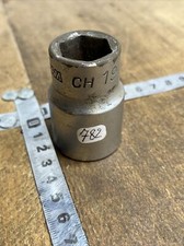 N. 782 outil ancien douille