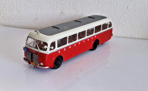 Autobus ixo altaya - 1/43,