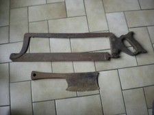 Outil ancien, une scie et une