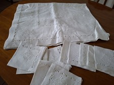 NAPPE rectangulaire ANCIENNE, BRODEE, AJOUREE, en coton, 200 x 140 cm