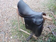 Matériel d'équitation, selles, filets pansage etc...