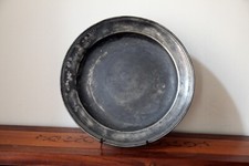 Grand plat ancien en étain