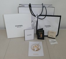CHANEL Beauté trousse blanche