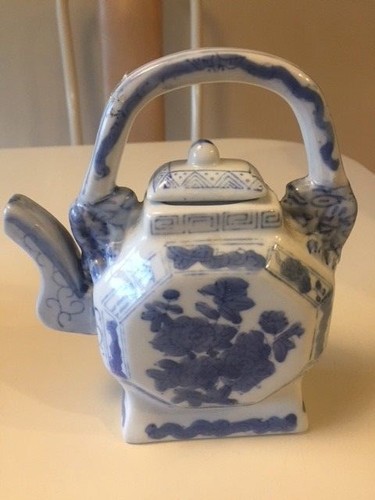 Vintage chinese flow blue odd - chinese,