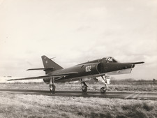 à DECOUVRIR  AVION DE CHASSE