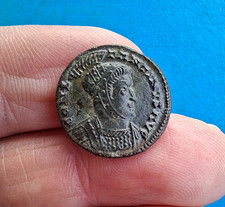 Constantin , nummus avec le buste casqué , Lyon Lugdunum