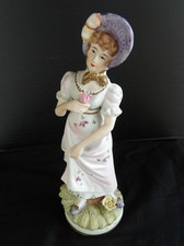CAPODIMONTE FIGURINE biscuit de porcelaine H 22 cm