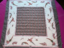 Foulard vintage Ted Lapidus chasse  " Faisans "   80 cm x 75  cm