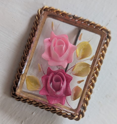 Broche ancienne plexiglas