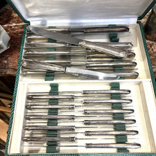 12 anciens grands couteaux +