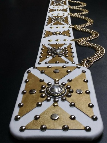 Elvis style white gold - style, gold"