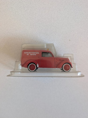 A836 solido hachette renault - a836,