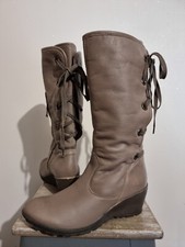 PEDIGIRL : BOTTES CUIR TAUPE FOURRÉES COMPENSÉES LAÇÉES À L' ARRIERE ET ZIP