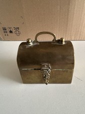 Objet De Vitrine Petit Coffre