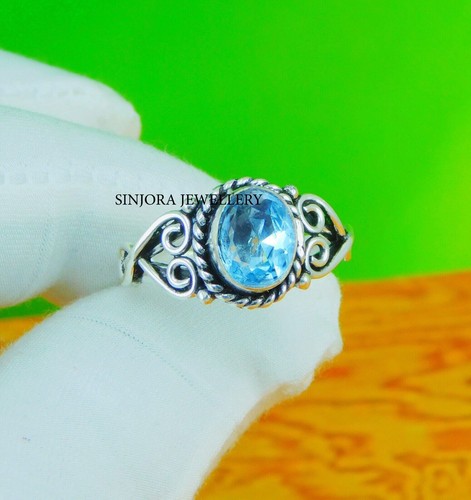 Bague cadeau fait - , main