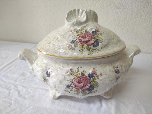 Ancienne soupière décorative