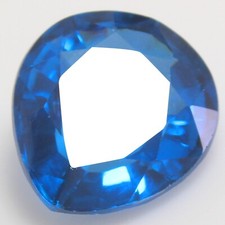 Pierre précieuse poire