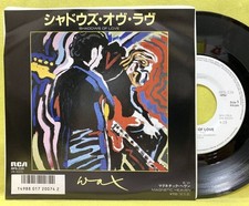 Sample board WAX Shadows of