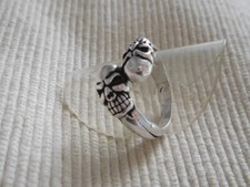 Bague en argent massif, tete