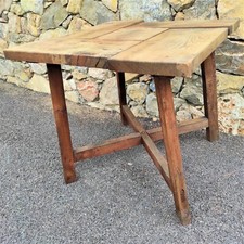 Table brutaliste de 73 x 73 cm avec plateau de 4 cm d'épaisseur