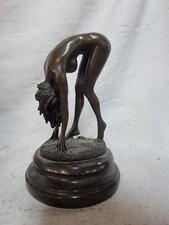 Rare belle statue de jeune PIN UP  sculpture en bronze ou zamac objet artisanale