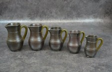 LOT DE 5 PICHETS EN GRES DE