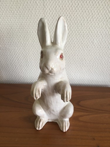 Lapin debout faïence de - en,