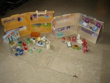 LOT PIECES CONSTRUCTION PLAYMOBIL  2 MAISONS PORTABLES CLINIQUE PERSONNAGES ACCE
