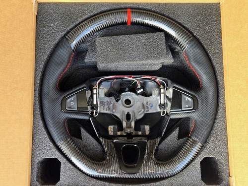 Volant carbone cuir - carbone, et