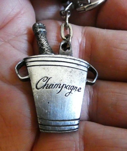 Ancien porte clé - , métal