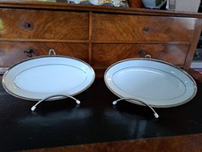 2 raviers creux ,en porcelaine