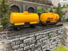 Lot de deux wagon citerne