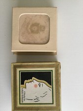 Boîte à poudre ancienne  