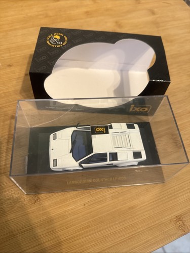 Ixo lamborghini countach - 1/43,