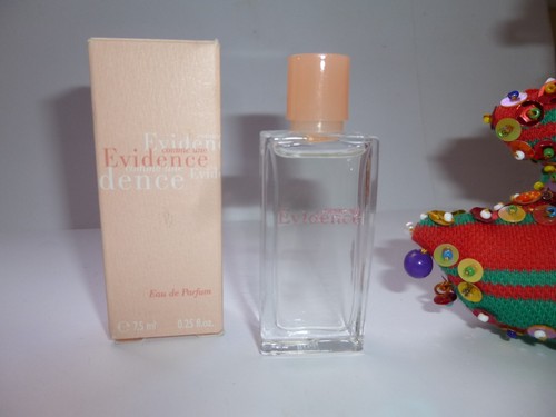 Jolie miniature evidence - ,