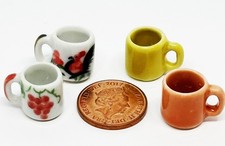 Poupées Maison Céramique Tasses 4 Assorties Modèles Miniature Ensemble E 1:12