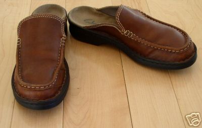 Clarks wms brown leather mules - wms,