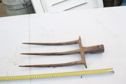 Ancien beche dent - beche,