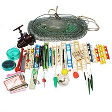 Lot de matériel de pêche / hameçons / panier / moulinet...