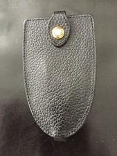 PORTE ECUSSON EN CUIR