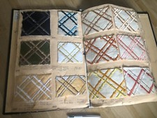 Grand livre d’archive textile de broderie matelassée du XXe siècle