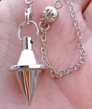 *  PENDULE   EN LAITON CHROME